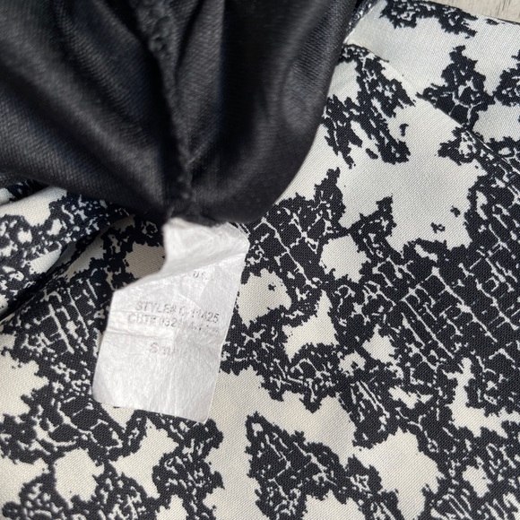 ANGL | Flowy Printed Pants - Picture 7 of 7